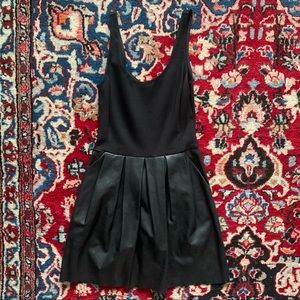 Aritzia Wilfred Black Leather Skirt Pompe Dress Size: US2